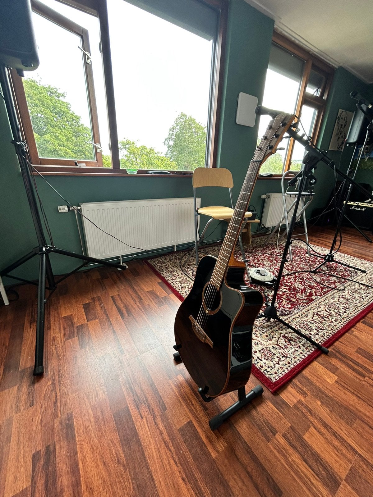 Foto 3 van Te koop: LAG Tramontane T100 DCE BLK Stage gitaar