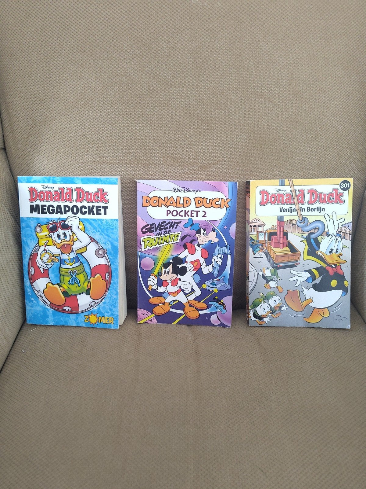Donald Duck Megapocket en Pocket - 3 stripboeken, Meerdere stripboeken, Ophalen of Verzenden, Zo goed als nieuw, Walt Disney  Donald duck