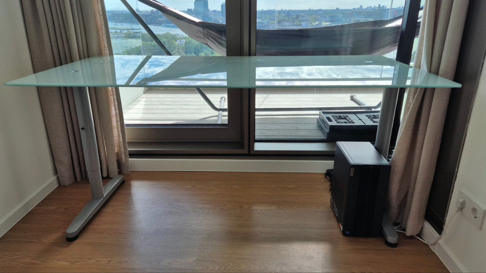 IKEA GALANT bureau – 160  80 cm – glazen blad met onderstel, Huis en Inrichting, Ophalen, 160 cm, Gebruikt, In hoogte verstelbaar