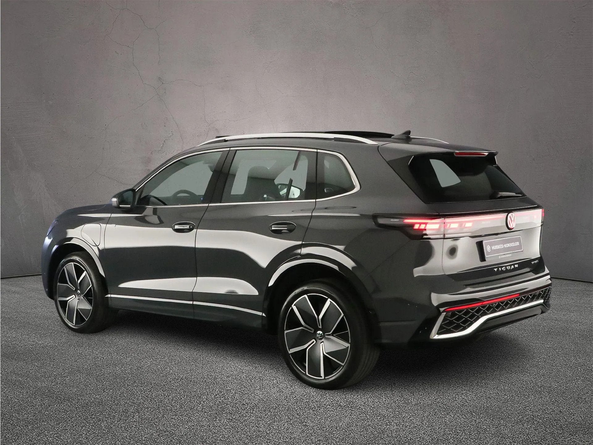 Volkswagen Tiguan R-Line Edition (bj 2026, automaat), Automaat, 2000 kg, Hybride Elektrisch/Benzine, SUV of Terreinwagen