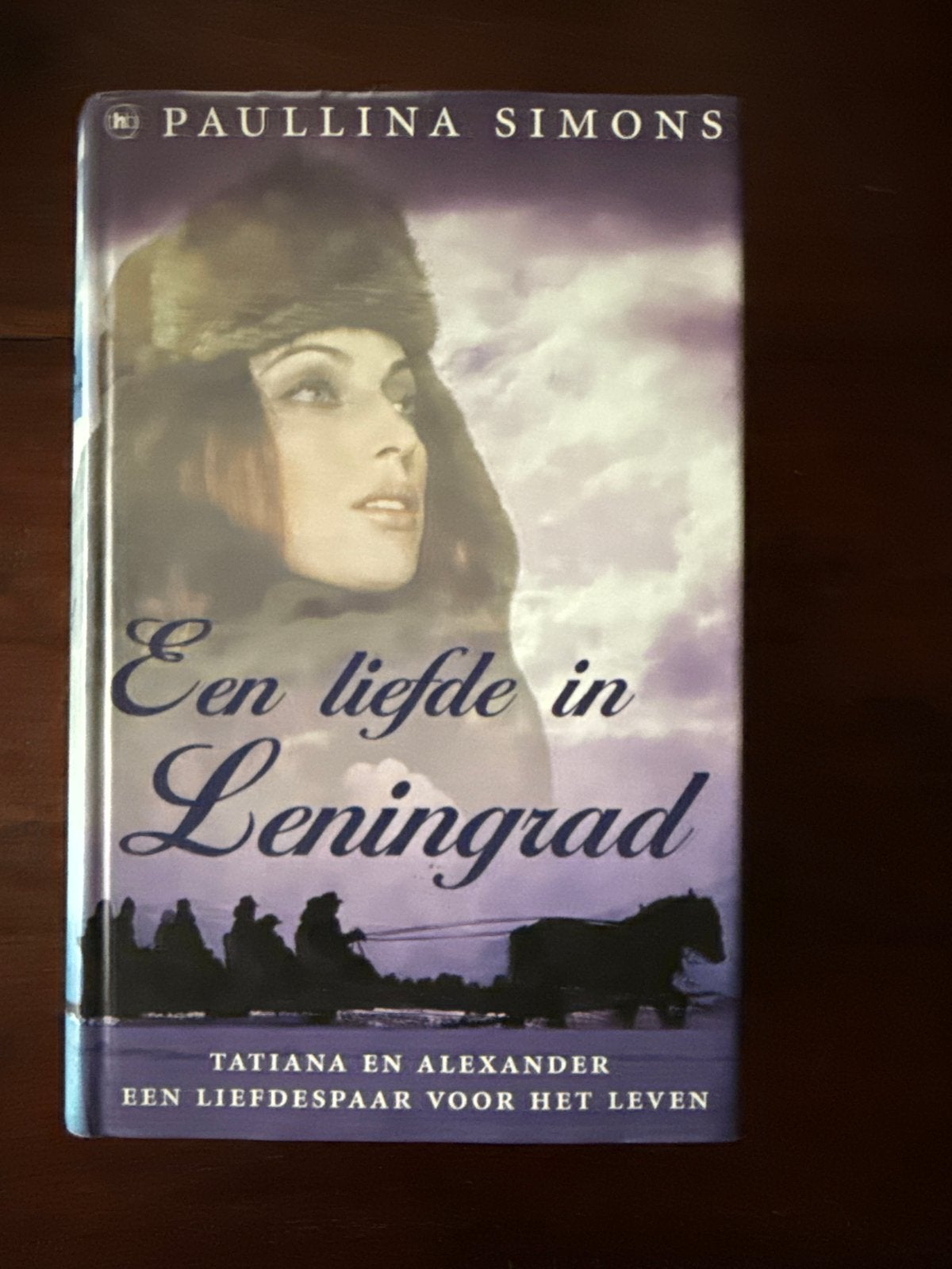 Een liefde in Leningrad - Paulina Simons, Boeken, Romans, Ophalen of Verzenden, Zo goed als nieuw, Europa overig