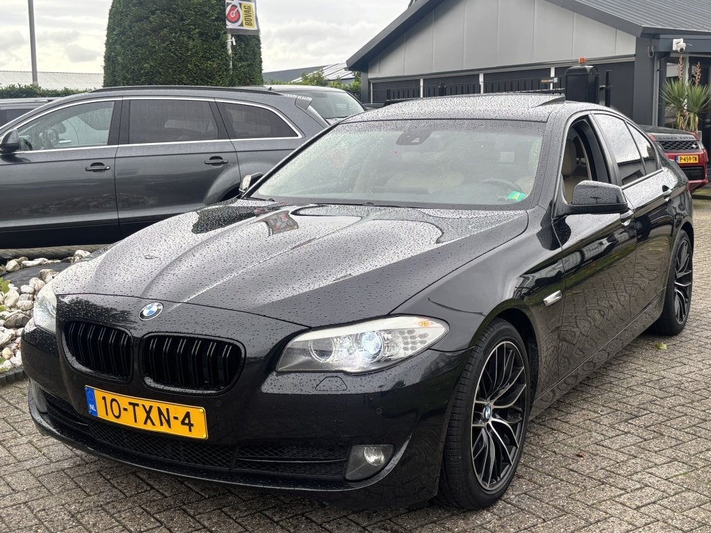 Bmw 5-serie 523I High Executive Sedan Schuifdak Sportautomaa, Auto's, Gebruikt, Beige, 2000 kg, Leder