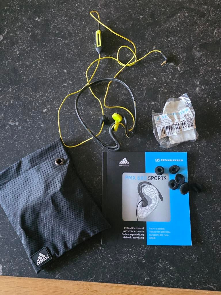 Adidas Sennheiser PMX680 sport headset met reserve hoesjes, Ophalen of Verzenden