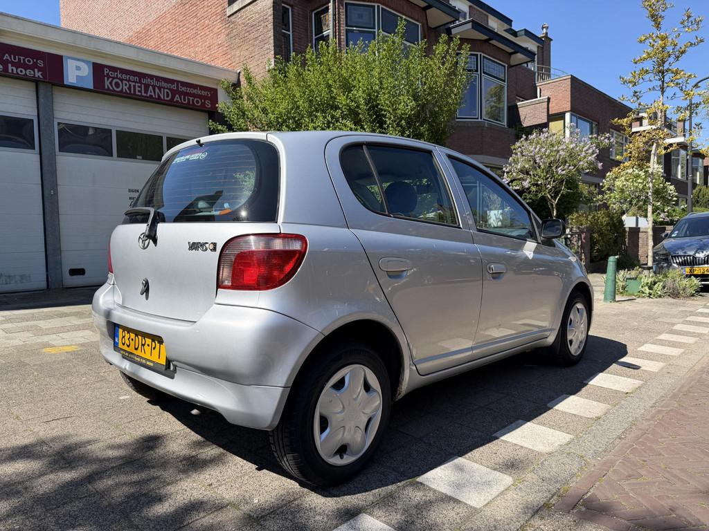 Toyota Yaris 1.0-16V VVT-i Sol 83000 KM, Auto's, Toyota, Voorwielaandrijving, Stof, Gebruikt, Huisgarantie