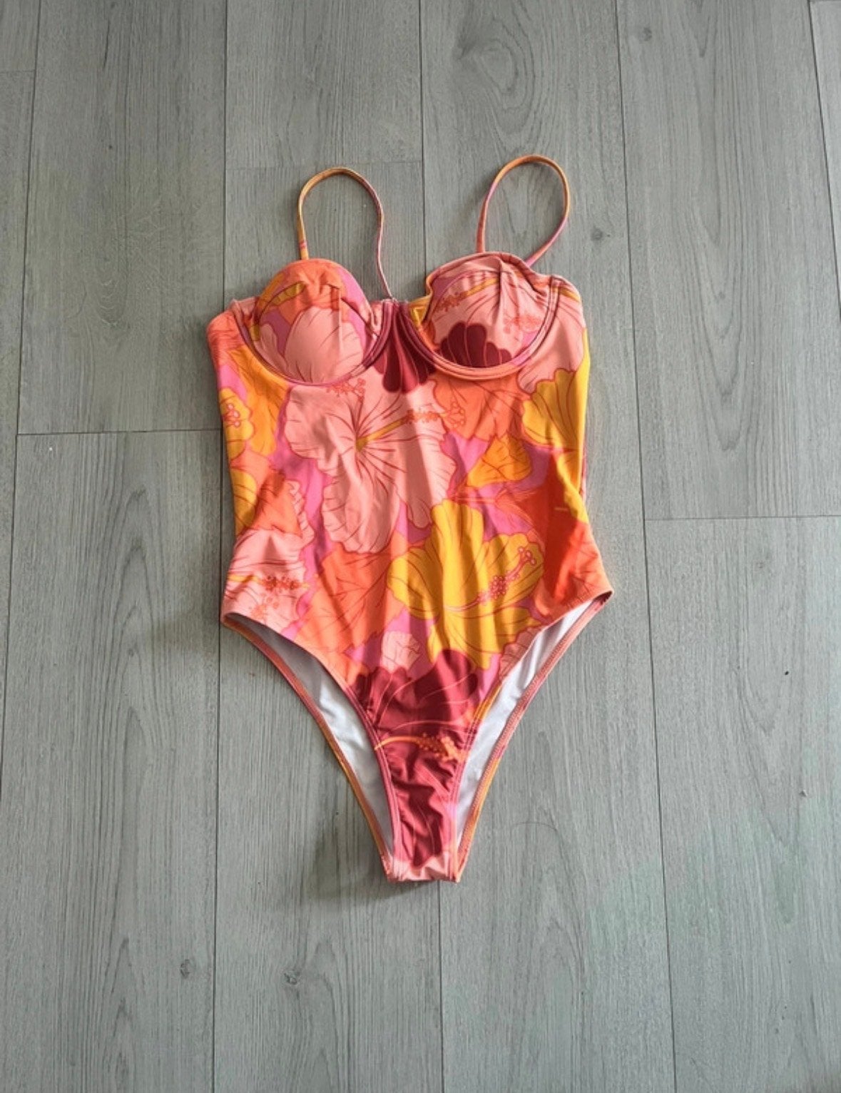 Shein Badpak met bloemenprint - Maat M, Kleding | Dames, Verzenden, Zo goed als nieuw, Meerkleurig, Badpak