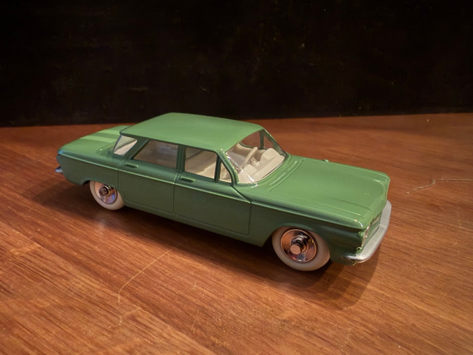 Dinky Toys Chevrolet Corvair 552 - Groen met doos, Hobby en Vrije tijd, Modelauto's | 1:43, Ophalen of Verzenden, Zo goed als nieuw
