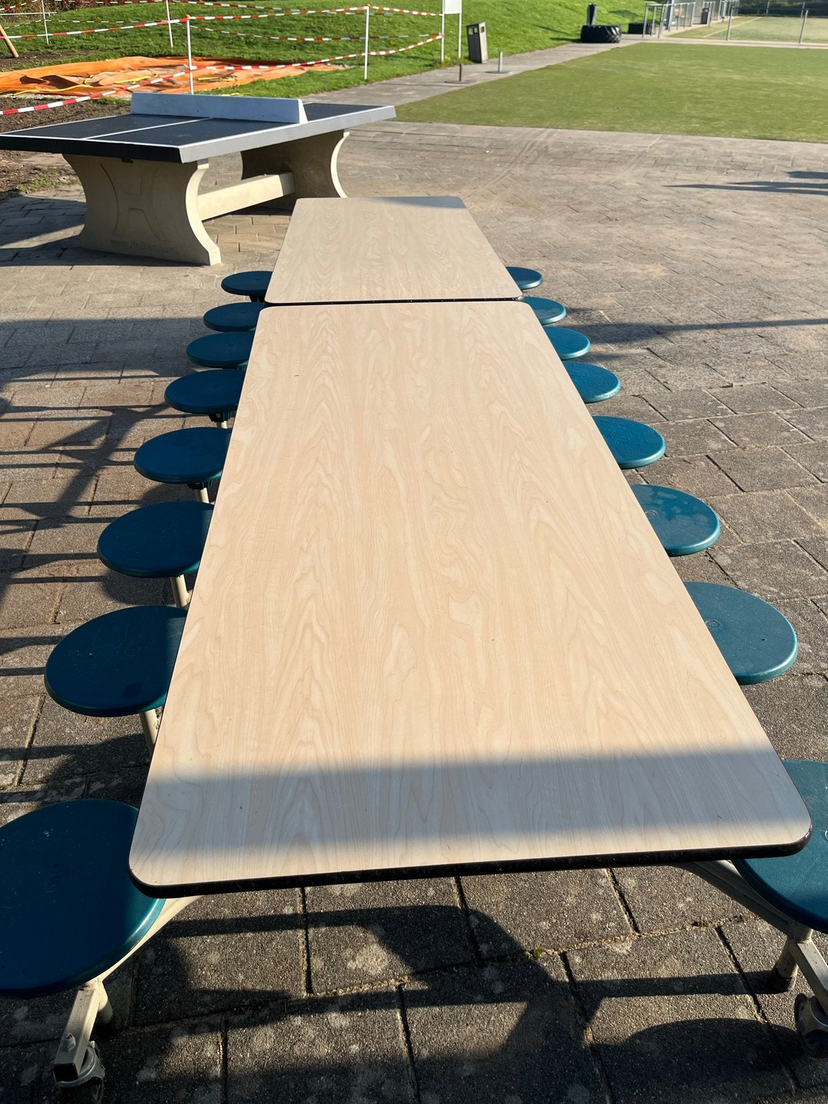 Grote picknicktafel met vaste krukken, Ophalen of Verzenden, Gebruikt, Rechthoekig, Hout