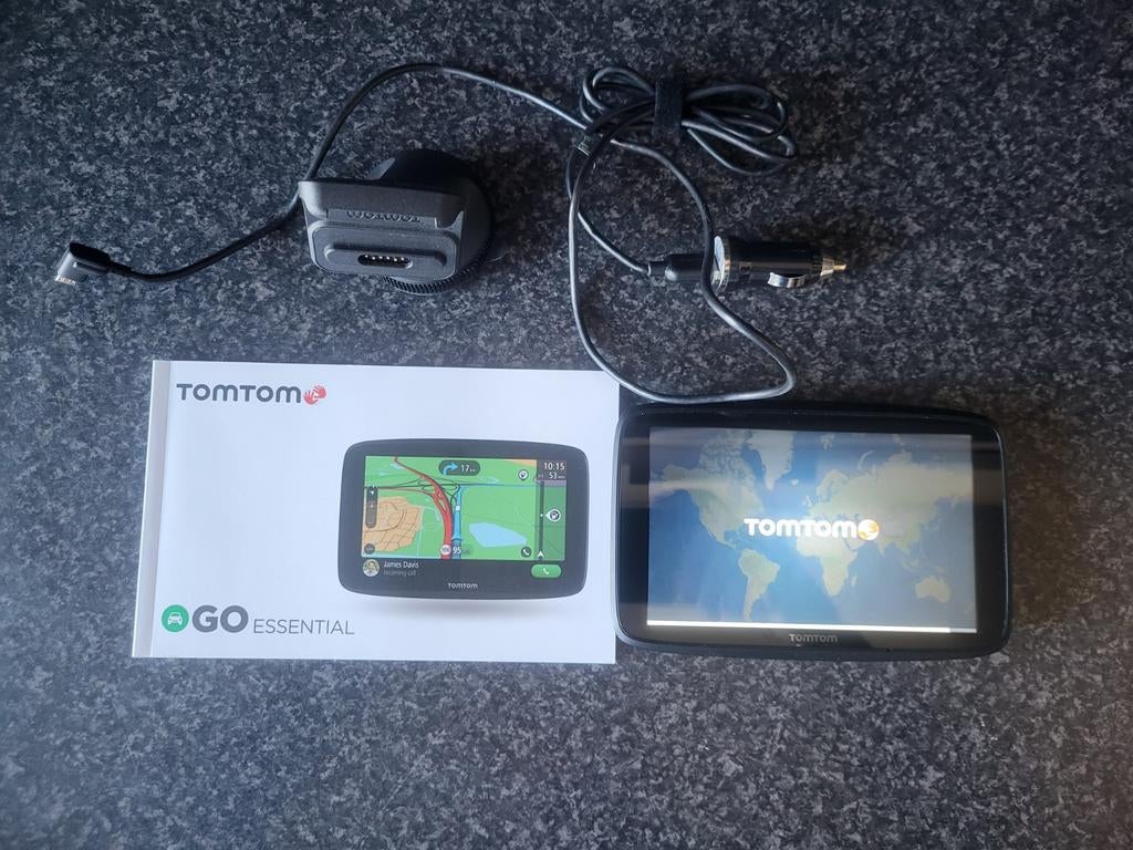 TomTom GO Essential navigatiesysteem, Ophalen of Verzenden, Gebruikt