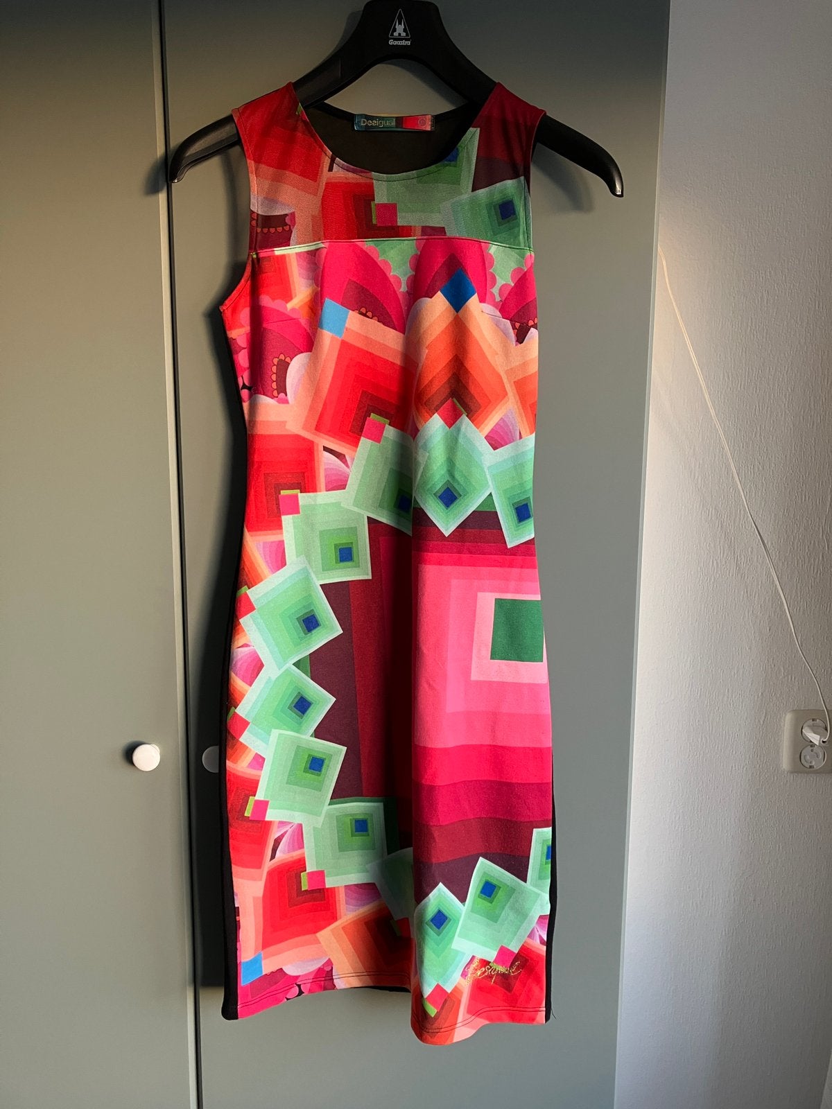Mooi kleurrijk jurkje van Desigual maat XS, Overige kleuren, Ophalen of Verzenden, Zo goed als nieuw, Maat 34 (XS) of kleiner