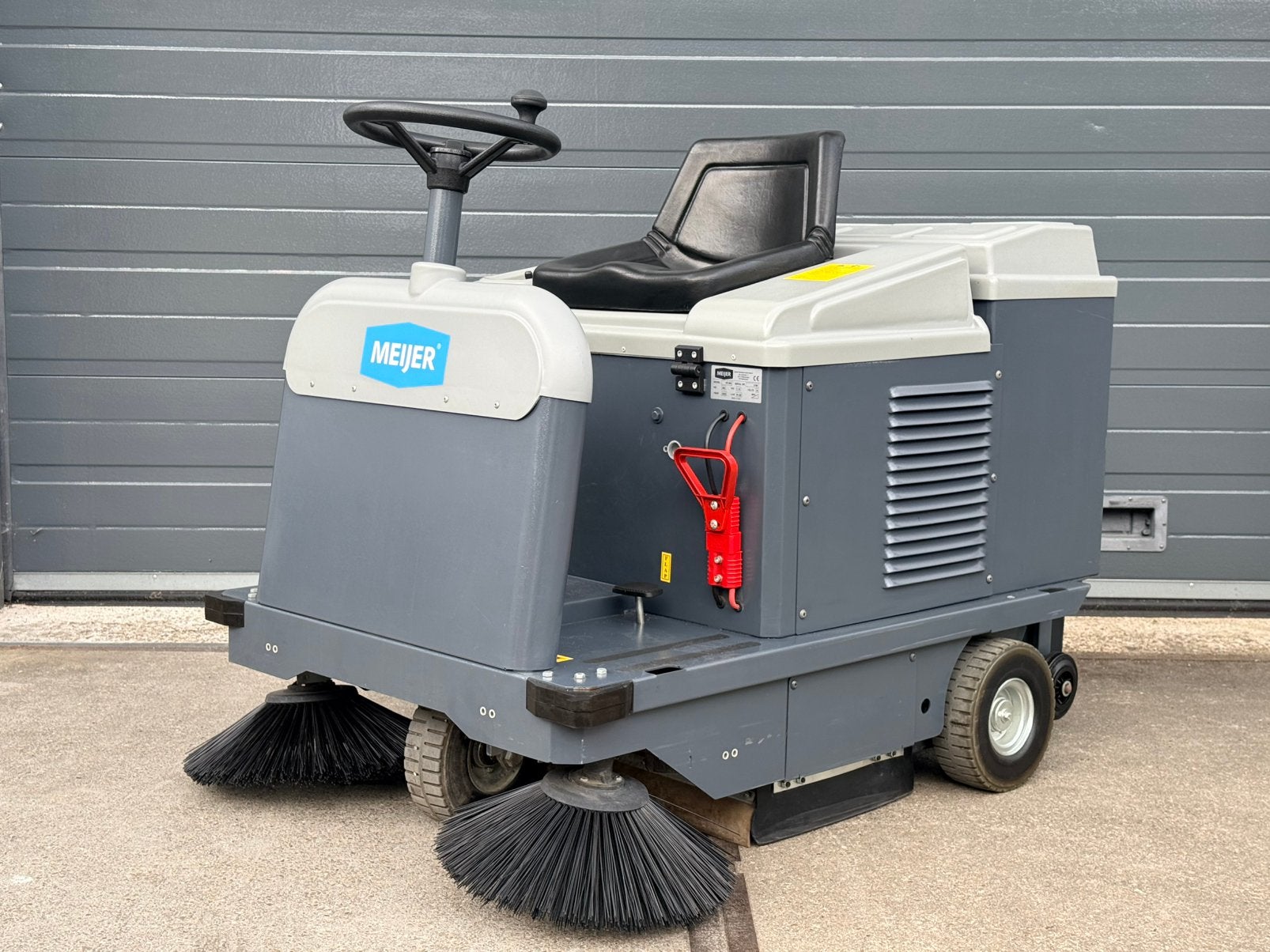 Meijer VR950 Veegmachine met slechts 70 draaiuren, Ophalen, Zo goed als nieuw