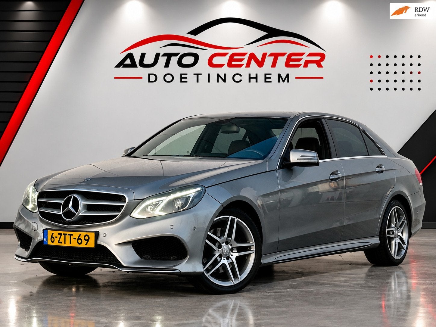 Mercedes-Benz E-klasse 300 BlueTEC HYBRID AMG Suède Facelif, Auto's, Automaat, Euro 5, Achterwielaandrijving, Gebruikt