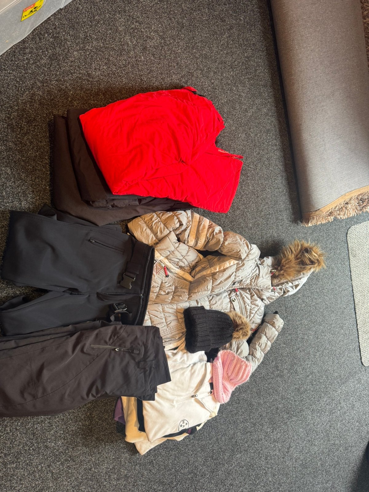 Ski kleding dames plus skihelm met bril mt S, Ophalen, Zo goed als nieuw, Maat 56/58 (XL)