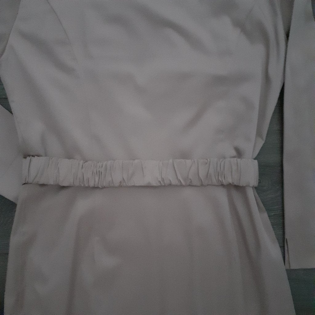 Jurk van Lilytime maat 36, Kleding | Dames, Jurken, Zo goed als nieuw, Maat 36 (S), Beige, Knielengte, Ophalen of Verzenden