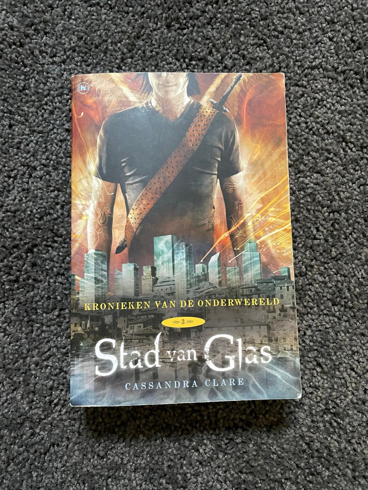 Stad van Glas - Kronieken van de Onderwereld (deel 3), Boeken, Ophalen of Verzenden, Gelezen