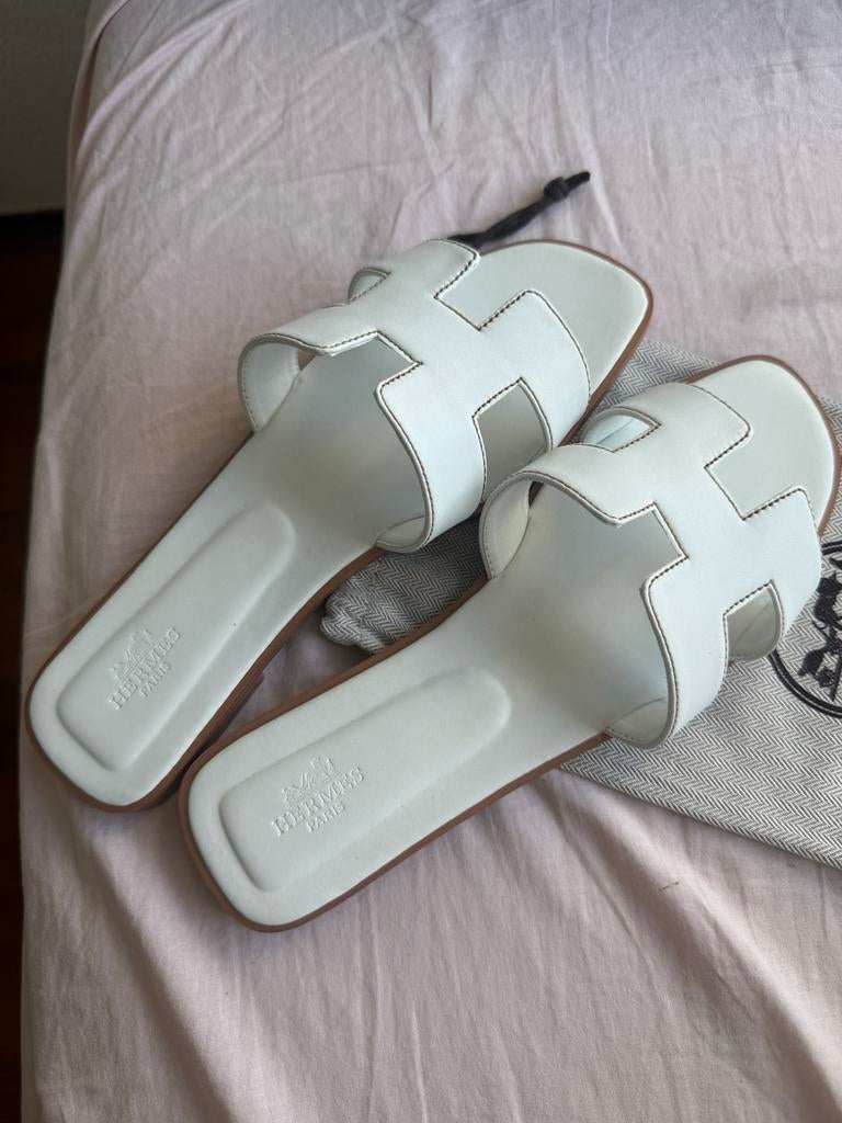 Hermès Oran Sandalen Wit, Wit, Nieuw, Sandalen of Muiltjes, Ophalen of Verzenden