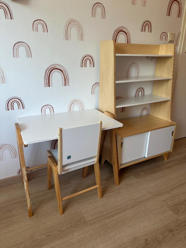 Petite Amelie Peuter bureau en boekenkastje, Ophalen, Zo goed als nieuw, Tafel(s) en Stoel(en)