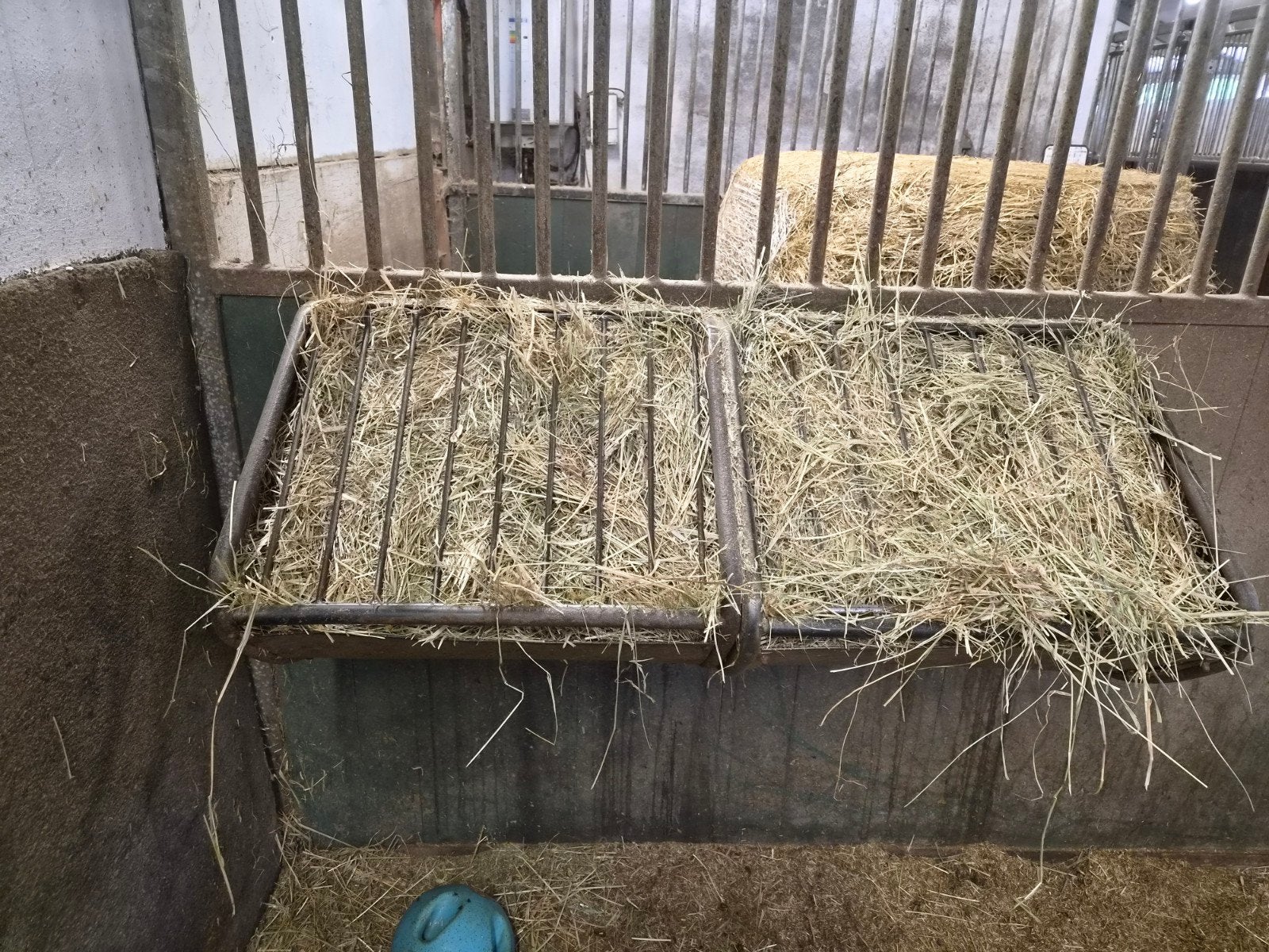 slowfeeder / hooiruif  (2 x), Ophalen, Gebruikt