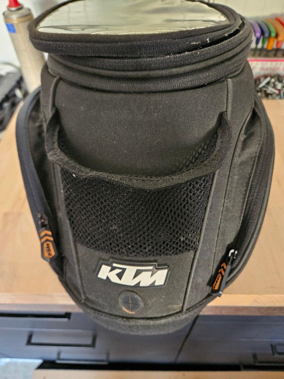 KTM tanktas, Ophalen