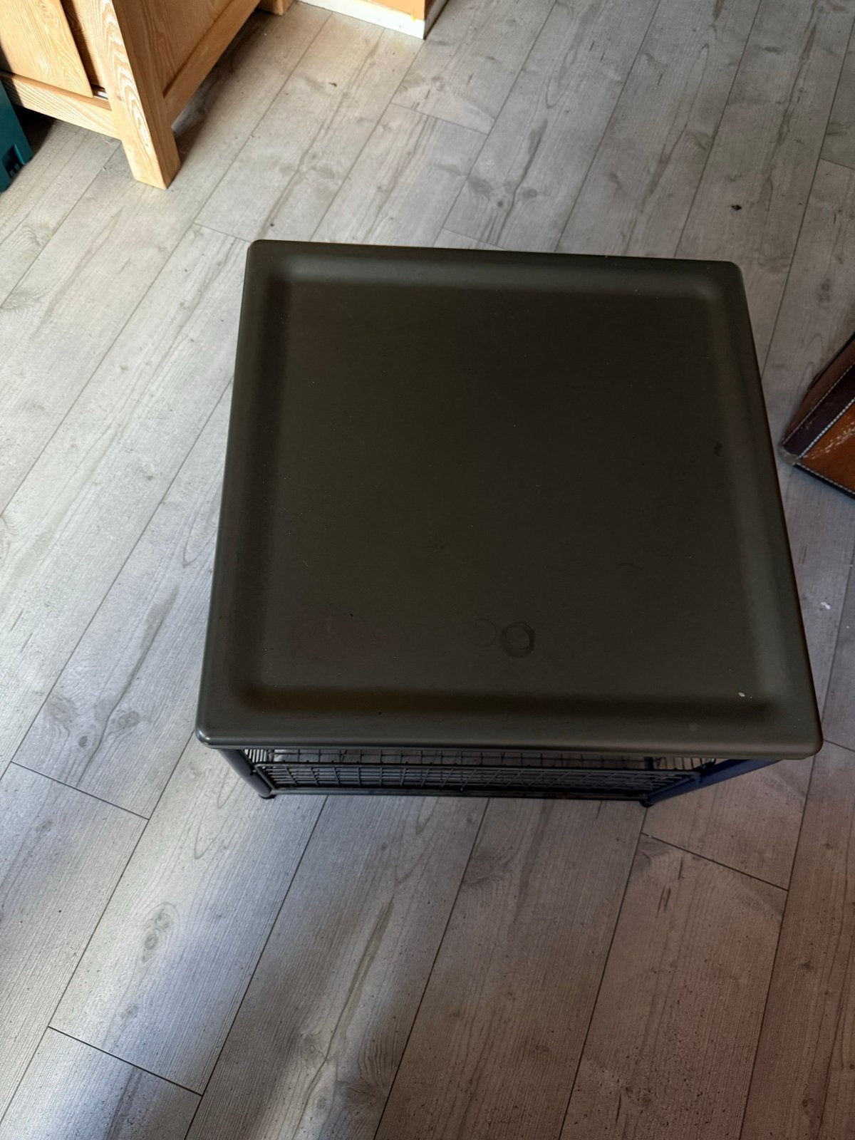 Metalen bijzettafel met opbergmand, Ophalen, Minder dan 45 cm, Minder dan 55 cm, Gebruikt