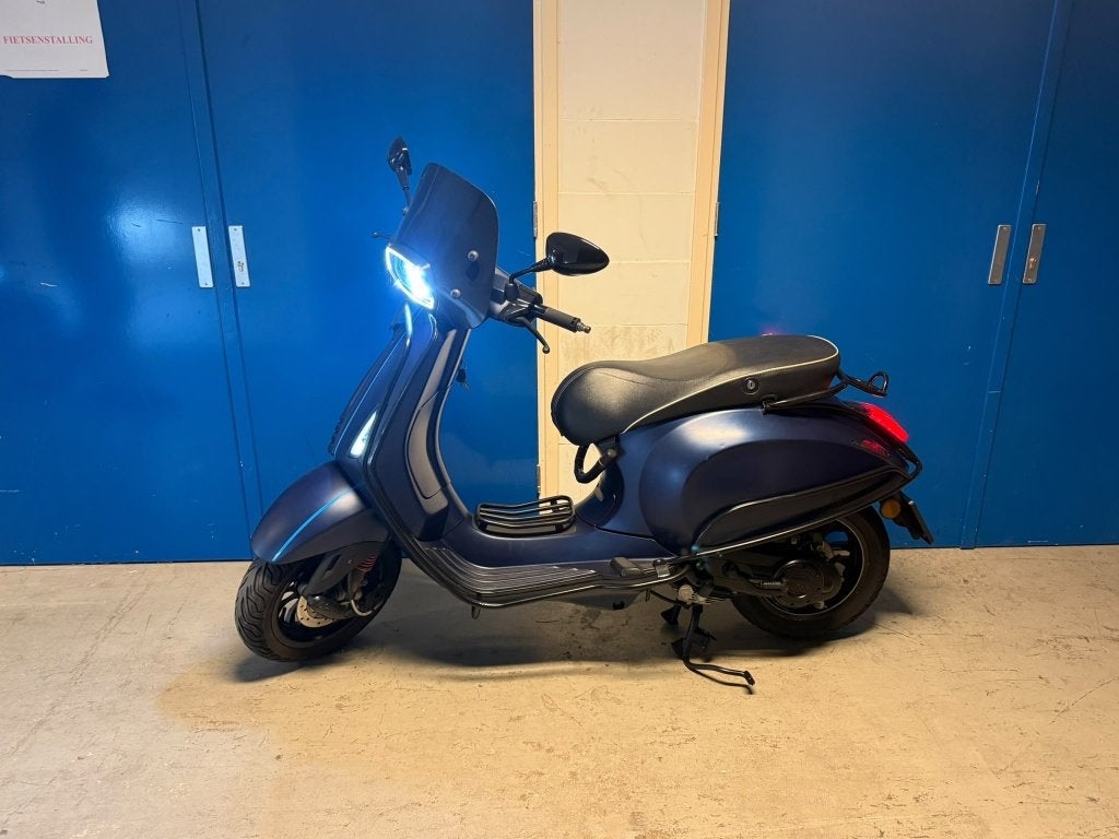 Vespa Sprint brom mat blauw 4t 45km 2016 80cc full option, Fietsen en Brommers, Ophalen, Gebruikt, Overige modellen, Maximaal 45 km/u