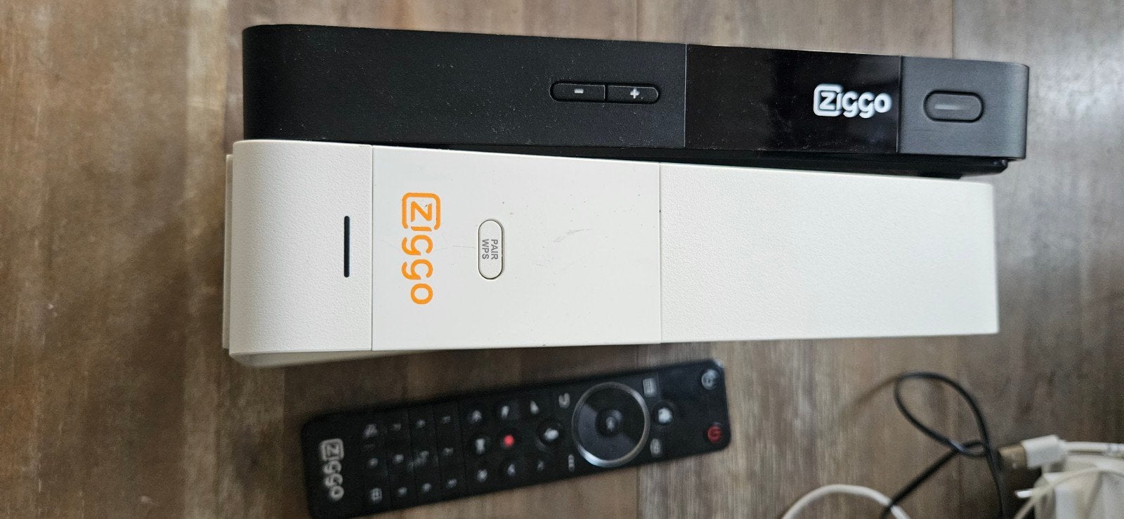 Ziggo Connect Box + Ziggo Mediabox 4K UHD + afstandsbedienin, Ophalen of Verzenden, Gebruikt