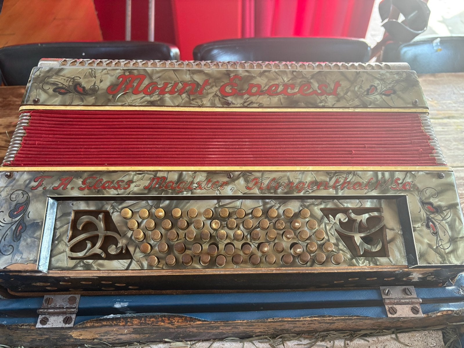 Oude accordeon 'Mount Everest' - Voor de sier, Muziek en Instrumenten, Accordeons, Overige merken, Gebruikt, Overige formaten