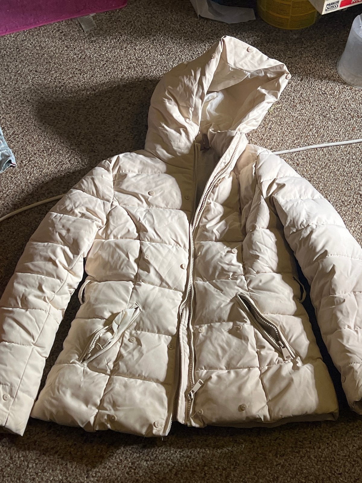 Lichtbeige gewatteerde jas met capuchon - Maat S, Ophalen of Verzenden, Zo goed als nieuw, Maat 36 (S), Beige