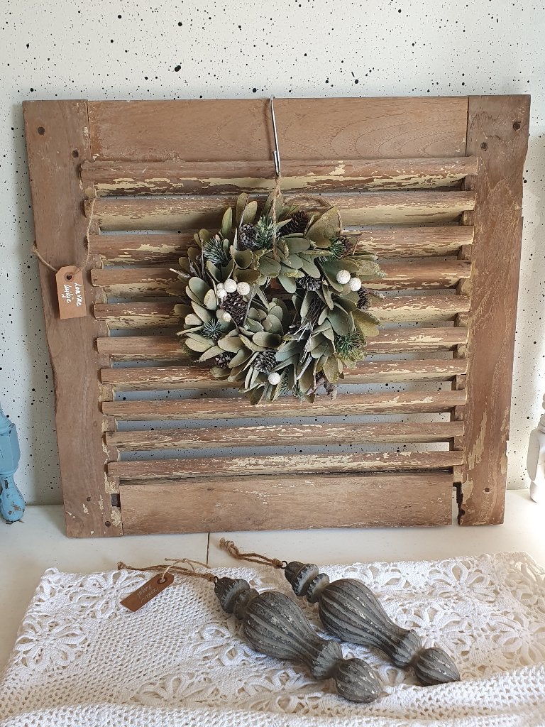 Decoratieve verweerd  brocante houten luikje, Ophalen of Verzenden