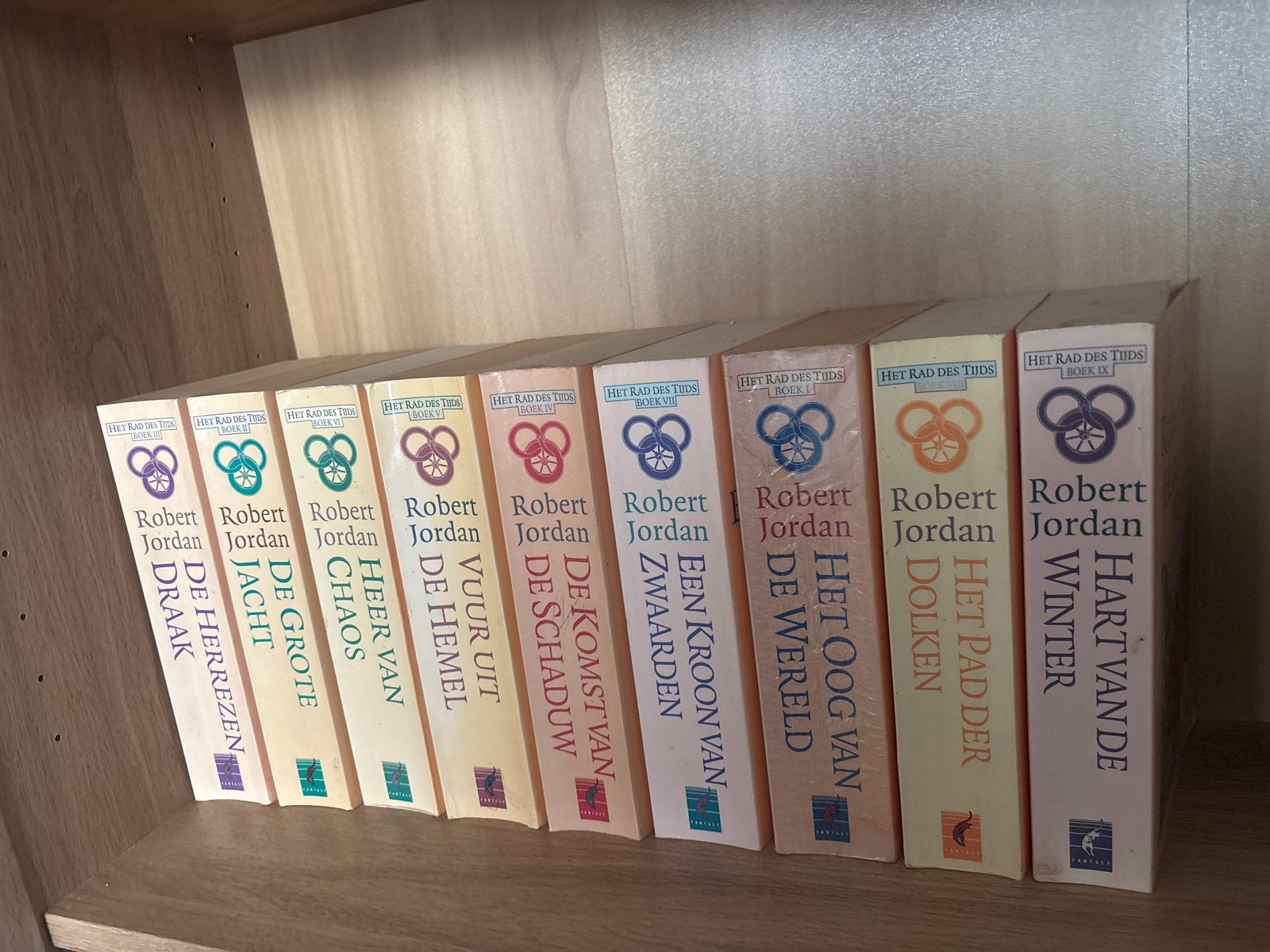 Het Rad des Tijds - Robert Jordan (Deel 1-9), Ophalen of Verzenden, Gelezen