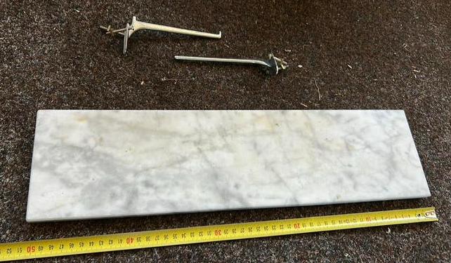 Marmeren planchet plankje met steunen, Huis en Inrichting, Badkamer | Badtextiel en Accessoires, Ophalen, Zo goed als nieuw