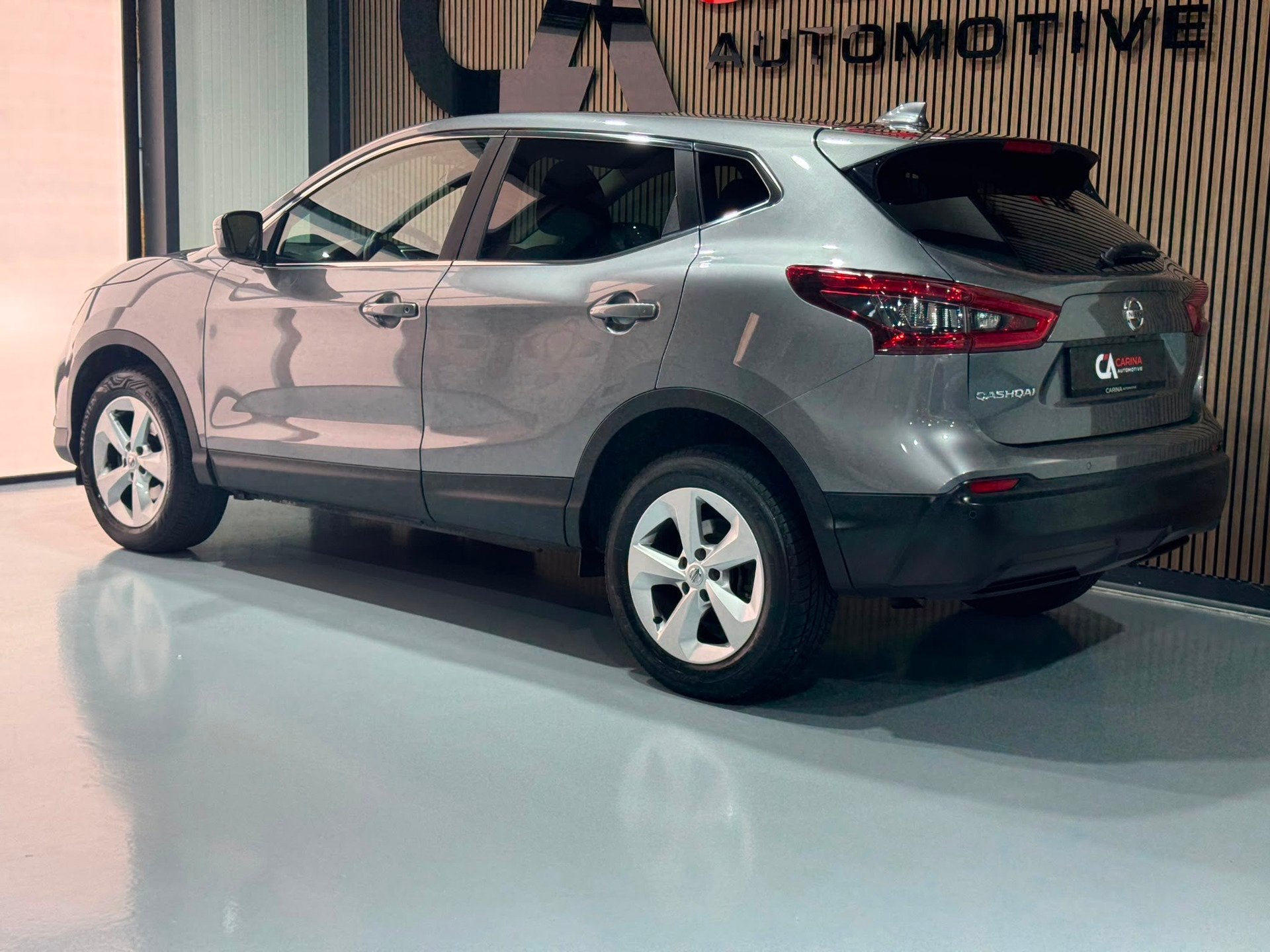 Nissan Qashqai 1.2 Tekna / Cruise Control / Full Map Navigat, Dealer onderhouden, Gebruikt, 4 cilinders, Automatische klimaatregeling