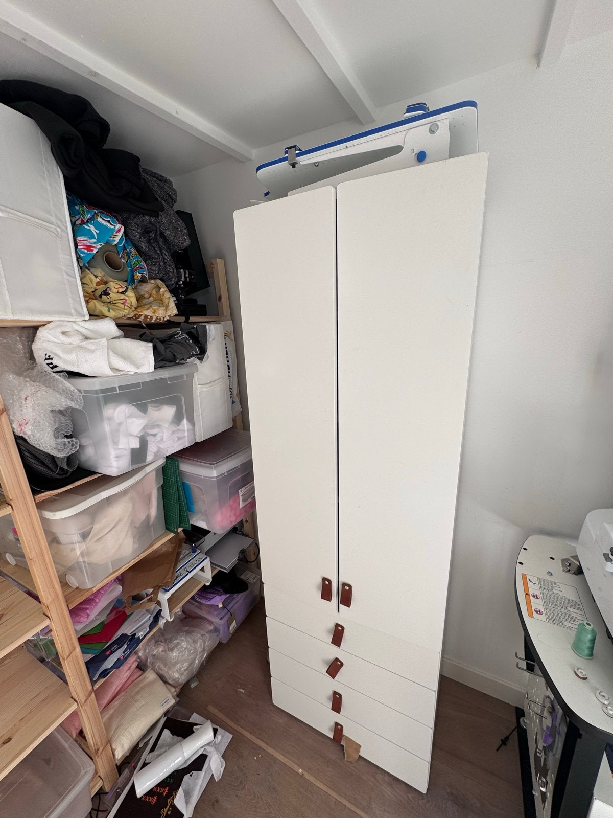 Ikea Smastad/Platsa kast met 4 lades en leren handgrepen, Ophalen, Minder dan 50 cm, Gebruikt, Met lade(s)