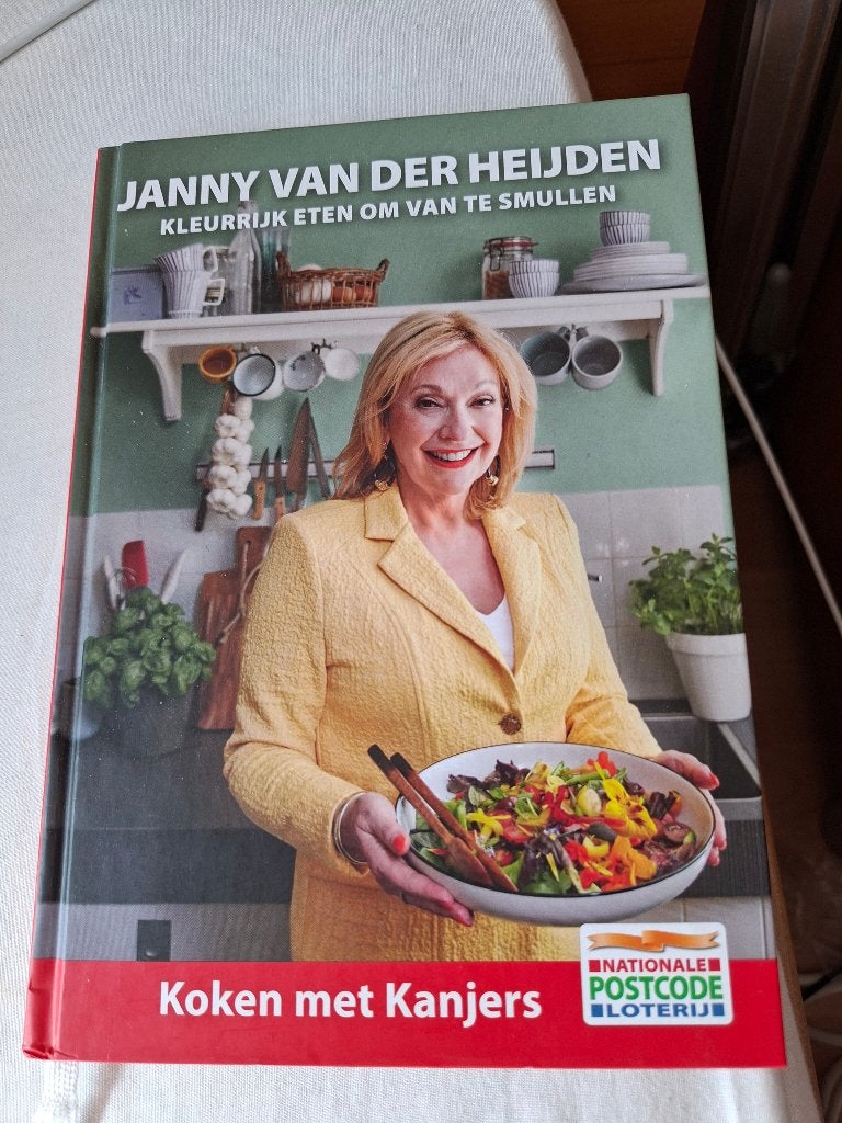 Janny van der Heijden, kleurrijk eten om van te smullen, Ophalen of Verzenden, Zo goed als nieuw, Nederland en België