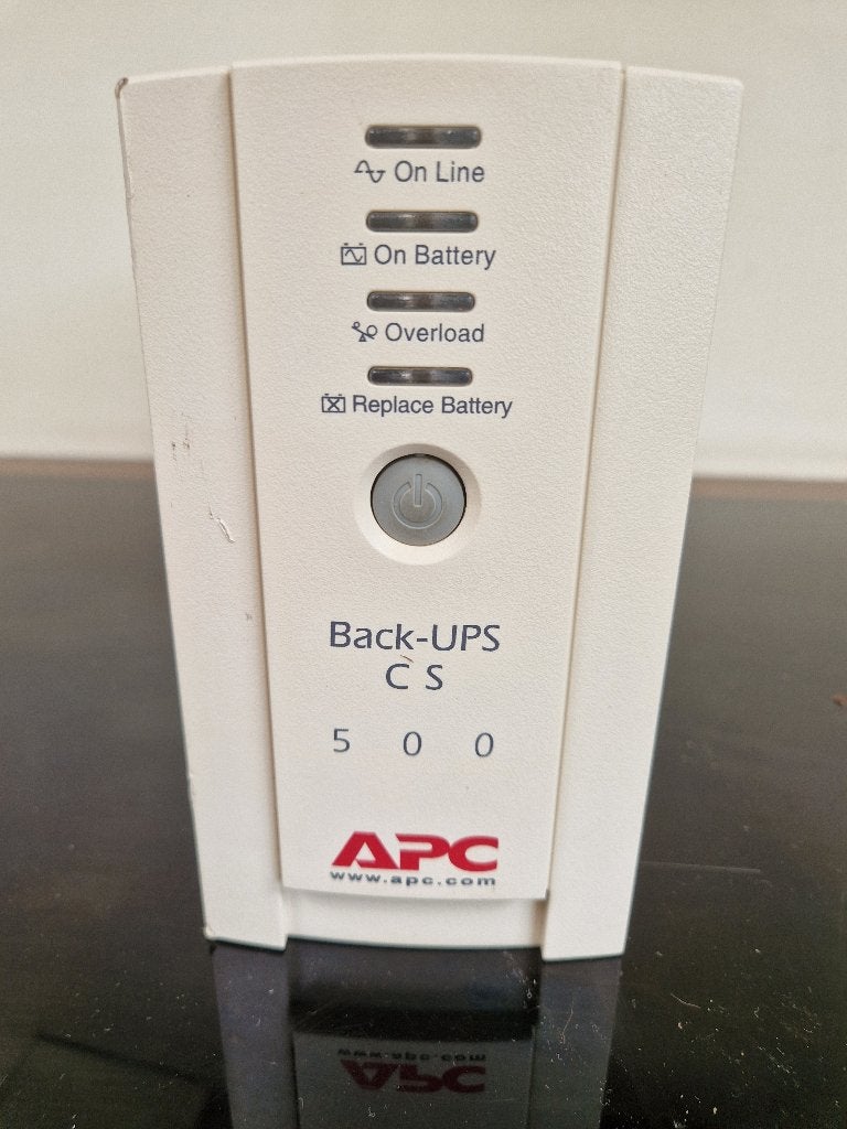 APC Back-UPS 500VA 230V, Computers en Software, Noodvoedingen (UPS), Ophalen of Verzenden, Zo goed als nieuw