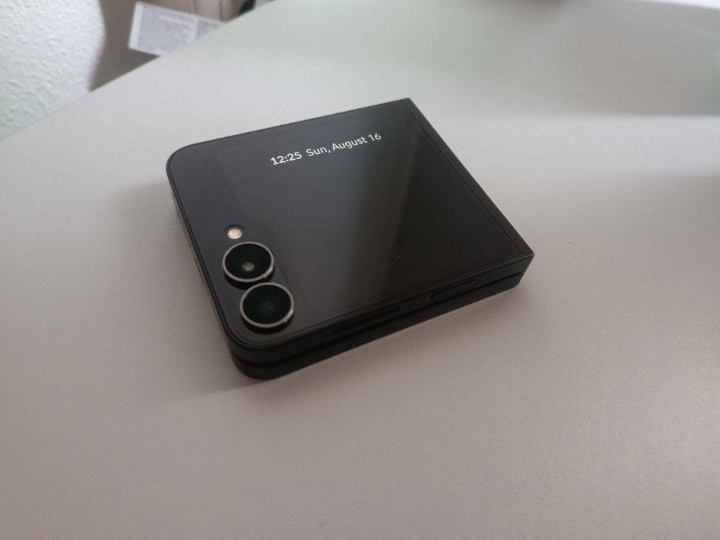 FLIP 7 FE , 256GB, (new, 2 months used), Telecommunicatie, Mobiele telefoons | Samsung, Zwart, Nieuw, Ophalen of Verzenden, Galaxy Z Flip