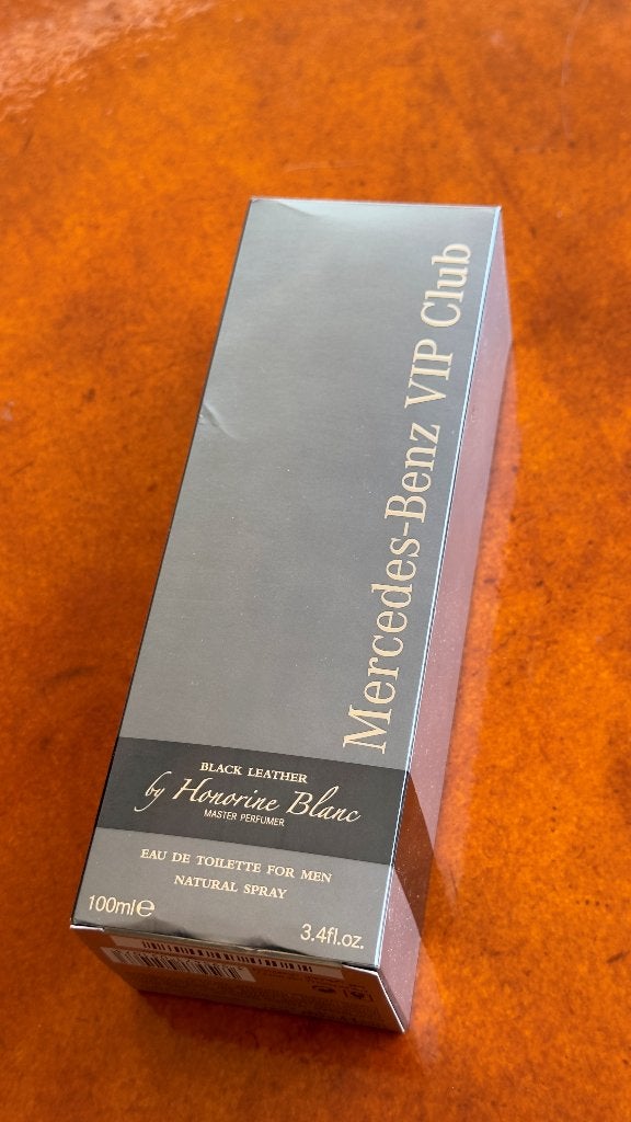 Black Leather by Honorine Blanc Mercedes-Benz, Ophalen of Verzenden