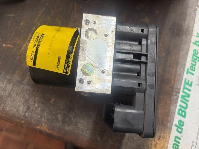 ABS Pomp van een Volkswagen Bora, Gebruikt, -, Volkswagen, -