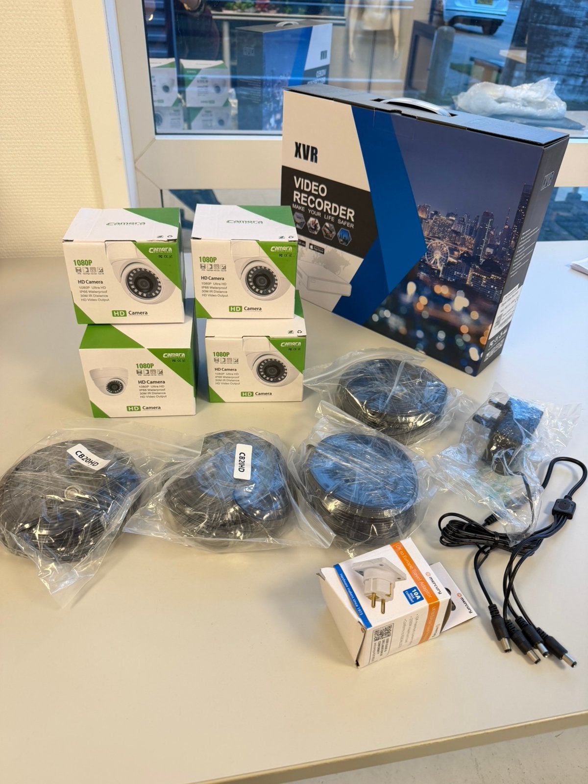 Complete Beveiligingscamera Set 4x camera 1080P DVR 1TB HD, Audio, Tv en Foto, P, P, P, Nieuw