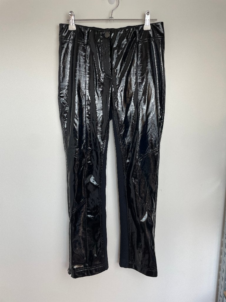 Marc Cain zwarte vinyl broek met elastisch gedeelte 2 / 36, MarcCain, Service@marc-cain.com, Zwart, Ophalen of Verzenden
