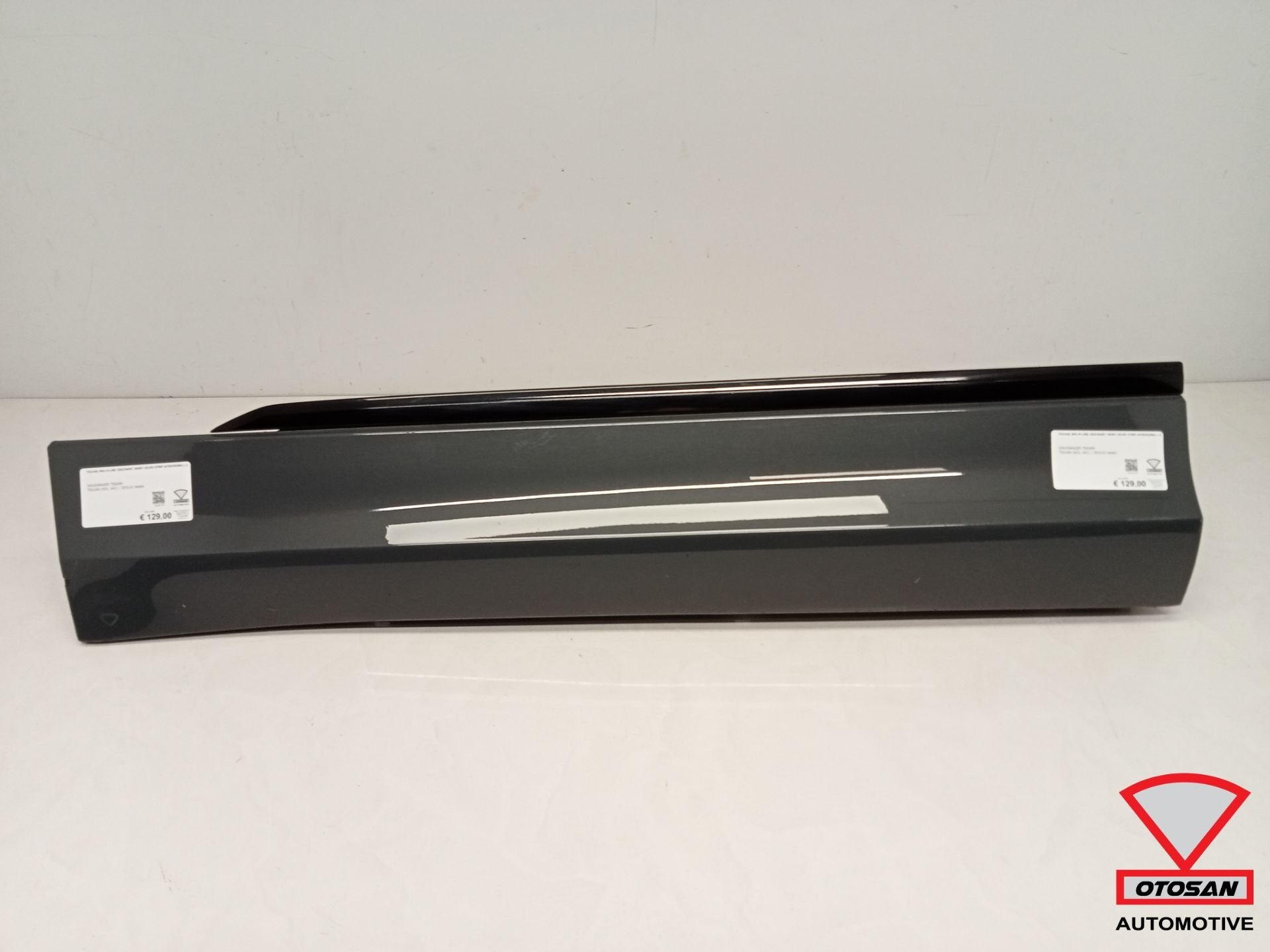 Tiguan 5na R-line sideskirt skirt deur strip afdekking L.V., Gebruikt, Volkswagen, Volkswagen AG, Berliner Ring 2
38440  Wolfsburg, DE