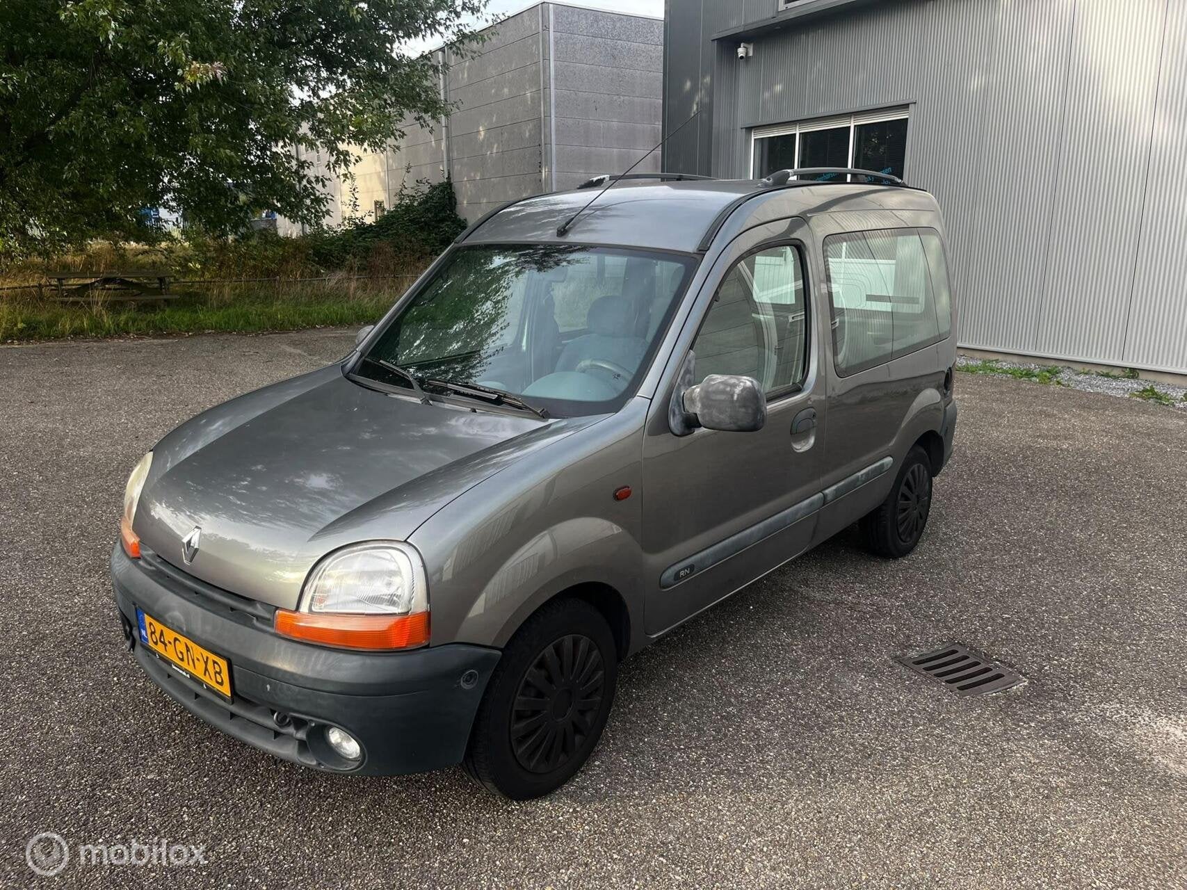 Renault Kangoo combi 1.4 RN Automaat Rolstoel auto Invalide, Gebruikt, 750 kg, 4 cilinders, 49 €/maand
