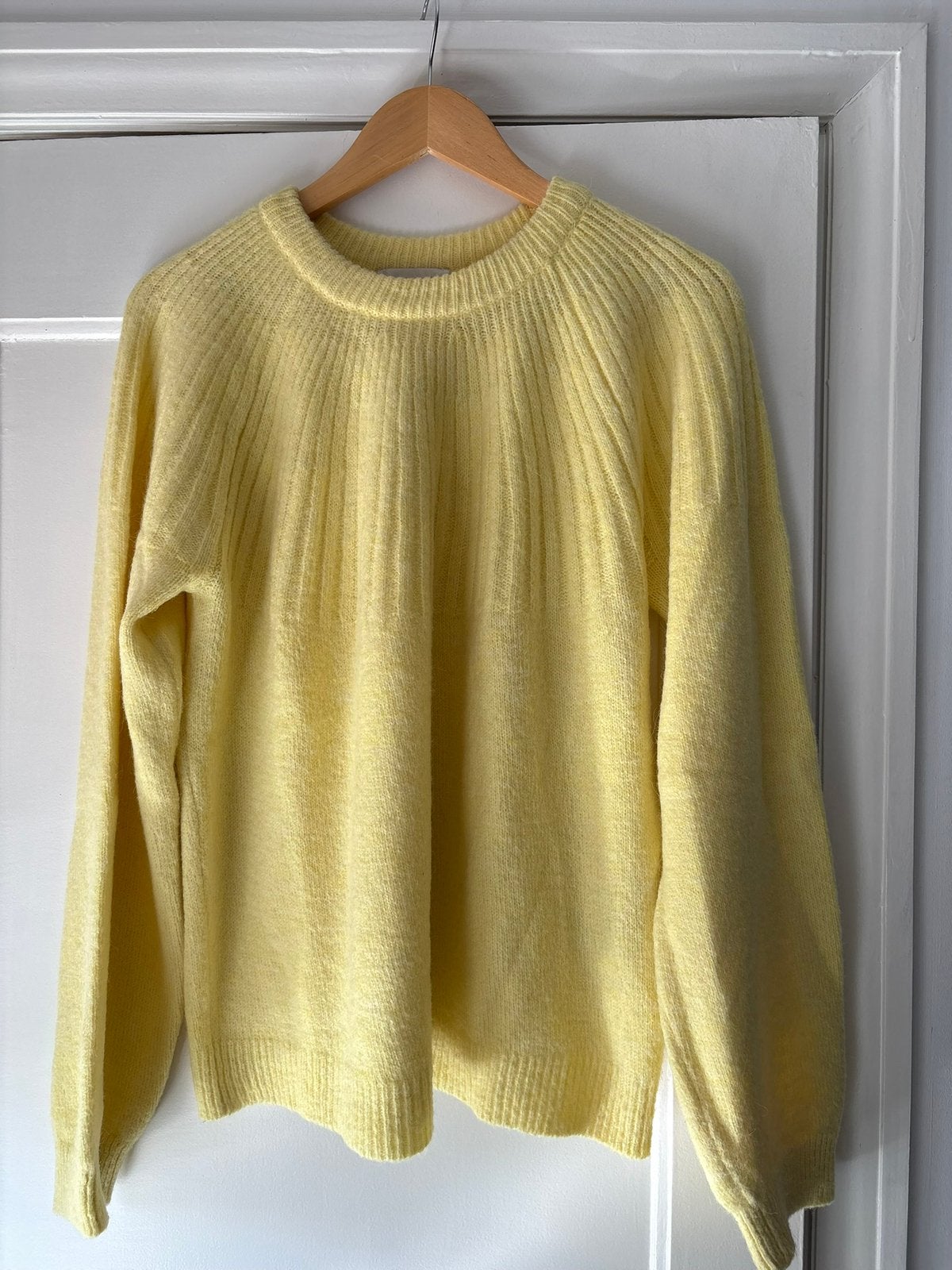 Nieuwe Modström Gele Trui Maat L, Kleding | Dames, Ophalen of Verzenden, Zo goed als nieuw, Maat 42/44 (L), Geel