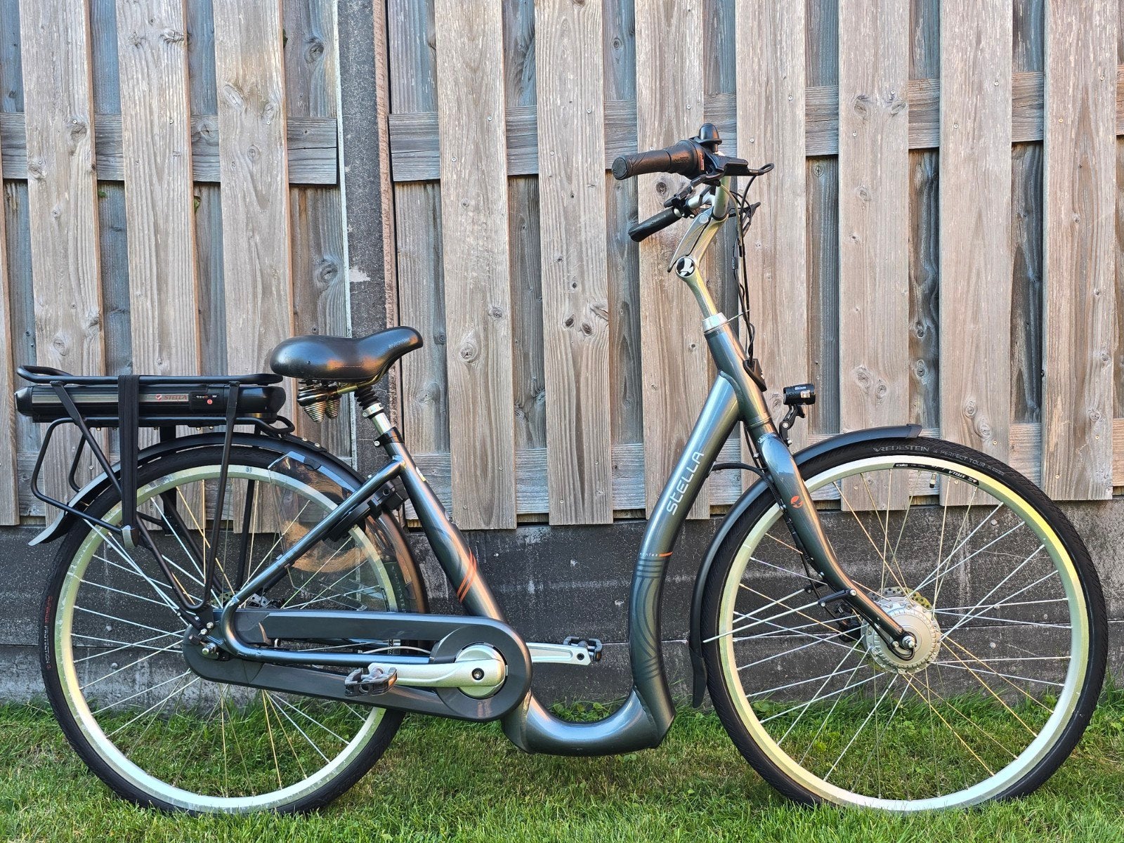 Stella Nantes Dames 45cm Lage Instap E-bike Elektrischefiets, Fietsen en Brommers, Ophalen, Zo goed als nieuw, Stella