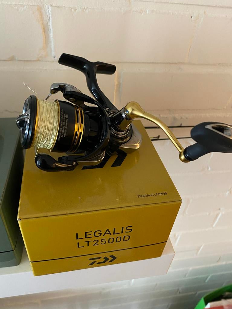 Daiwa Legalis LT2500D Molen - Zo goed als nieuw, Watersport en Boten, Ophalen of Verzenden, Zo goed als nieuw, Molen