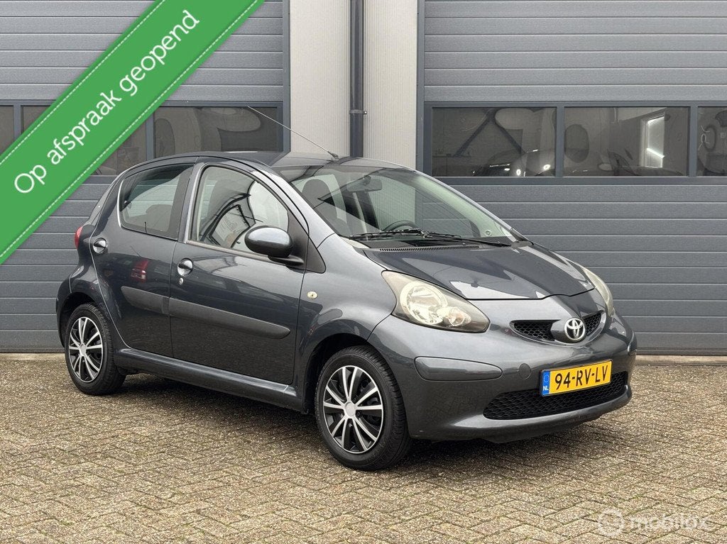 Toyota Aygo 1.0-12V Sport Uitvoering _ 103 Dkm NL Auto, Auto's, Voorwielaandrijving, 4 stoelen, 68 pk, Origineel Nederlands