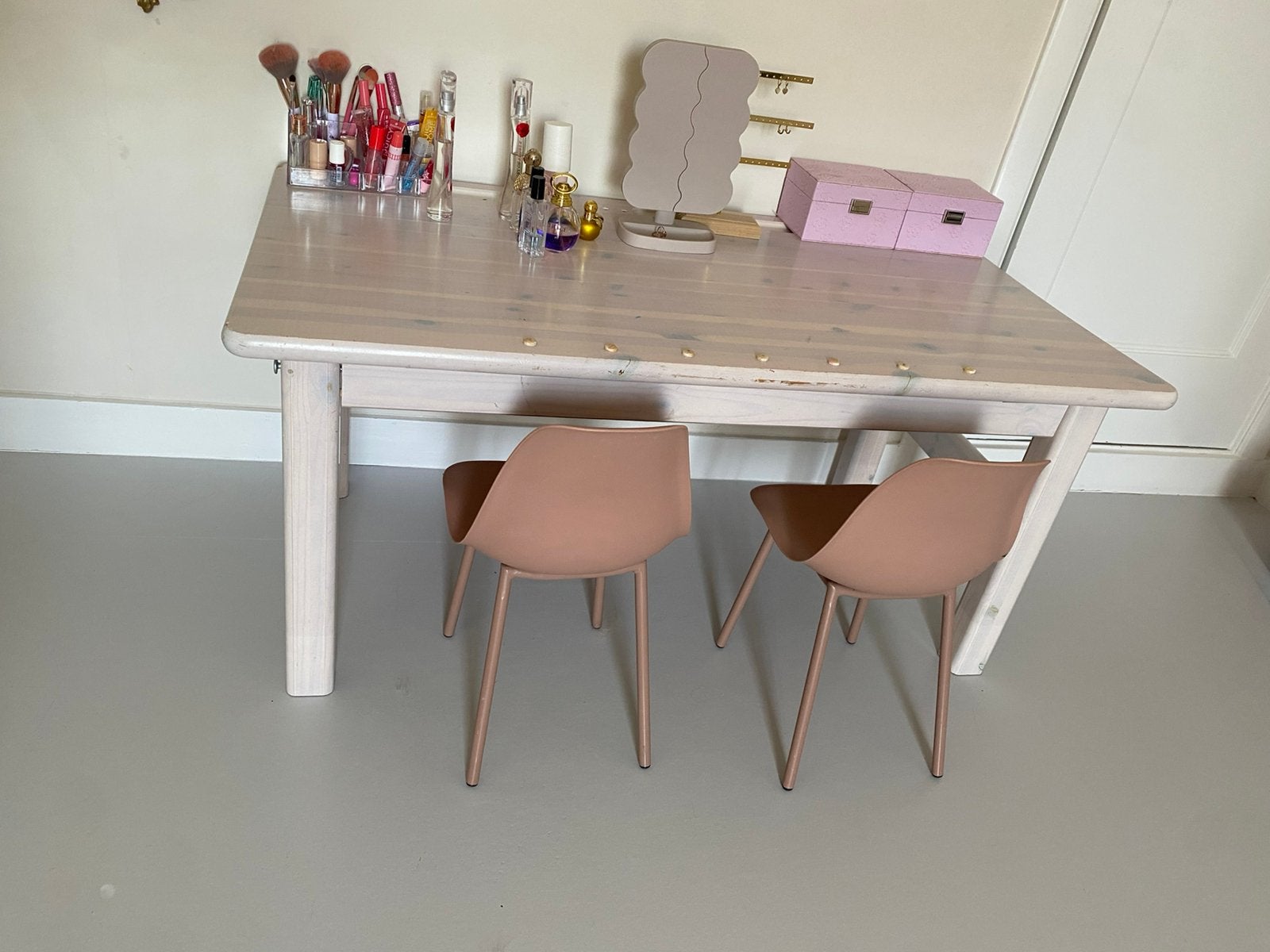 Kinder bureautje massief hout, roze gebeitst, kantelbaar, Ophalen of Verzenden, Zo goed als nieuw