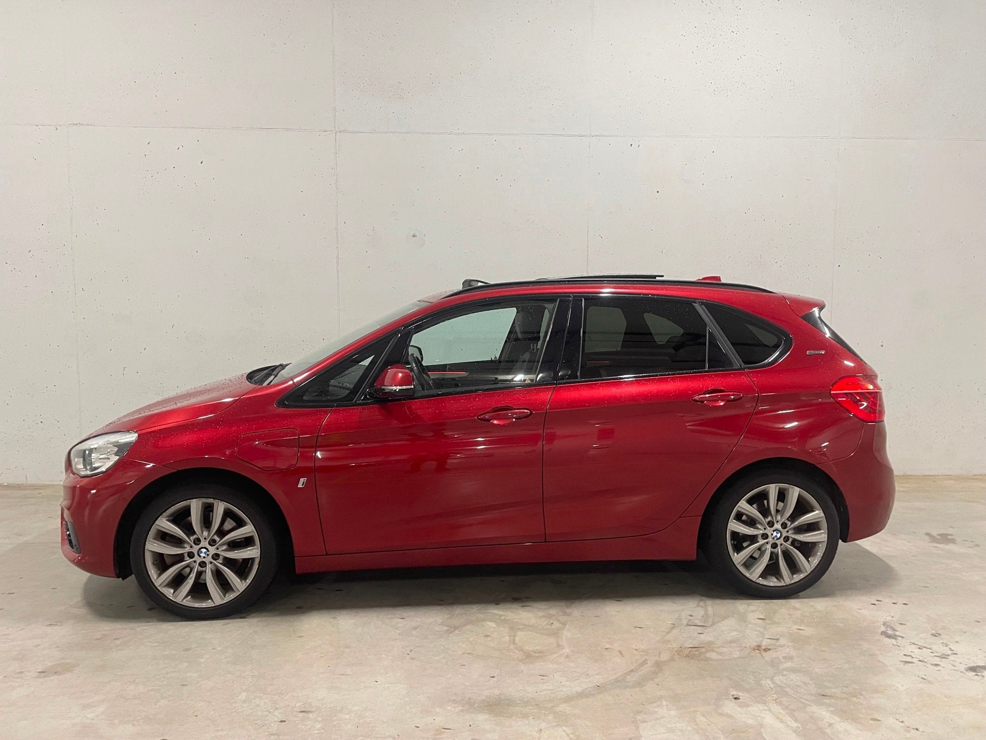BMW 2-serie Active Tourer 225xe iPerformance High Executive, Automaat, Gebruikt, Euro 6, Automatische klimaatregeling