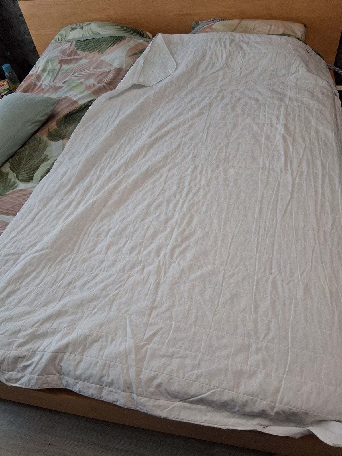 IKEA LUDDROS Matrasbeschermer 140x200 cm, Gebruikt, Jongetje of Meisje, Matrasbeschermer, Wit