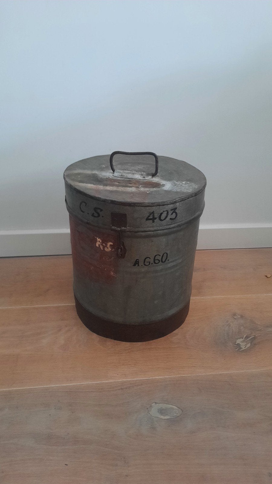 industrieel vintage metalen blik voorraadbus bijzettafel, Gebruikt, Ophalen of Verzenden, Minder dan 10 liter, Metaal