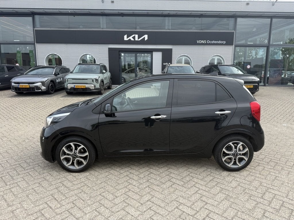 Kia Picanto 1.0 DPi DynamicPlusLine NAVI - CAMERA ZEER - COM, Auto's, Gebruikt, 4 stoelen, Zwart, Origineel Nederlands